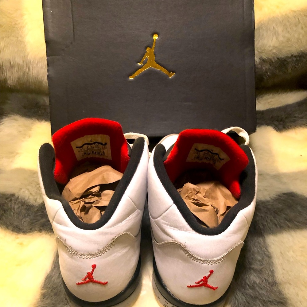 Nike Jordan Retro 5 BP size 3y. Only worn a few times. Great condition.